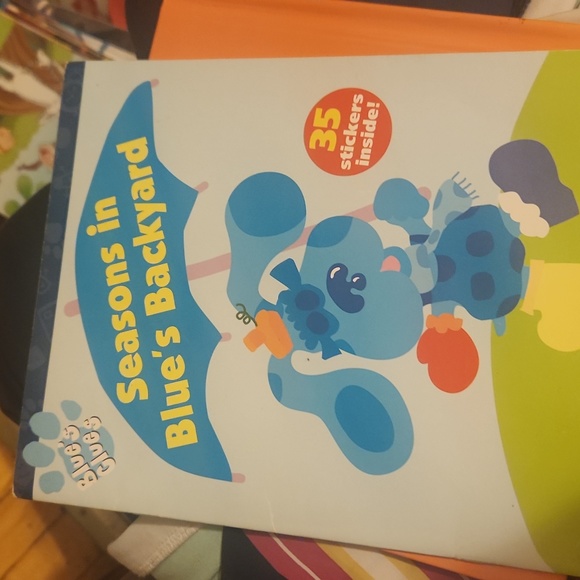 4/$20 Blue's Clues Scholastic book Blue's Perfect Present & seasons in Blue's - Picture 4 of 6